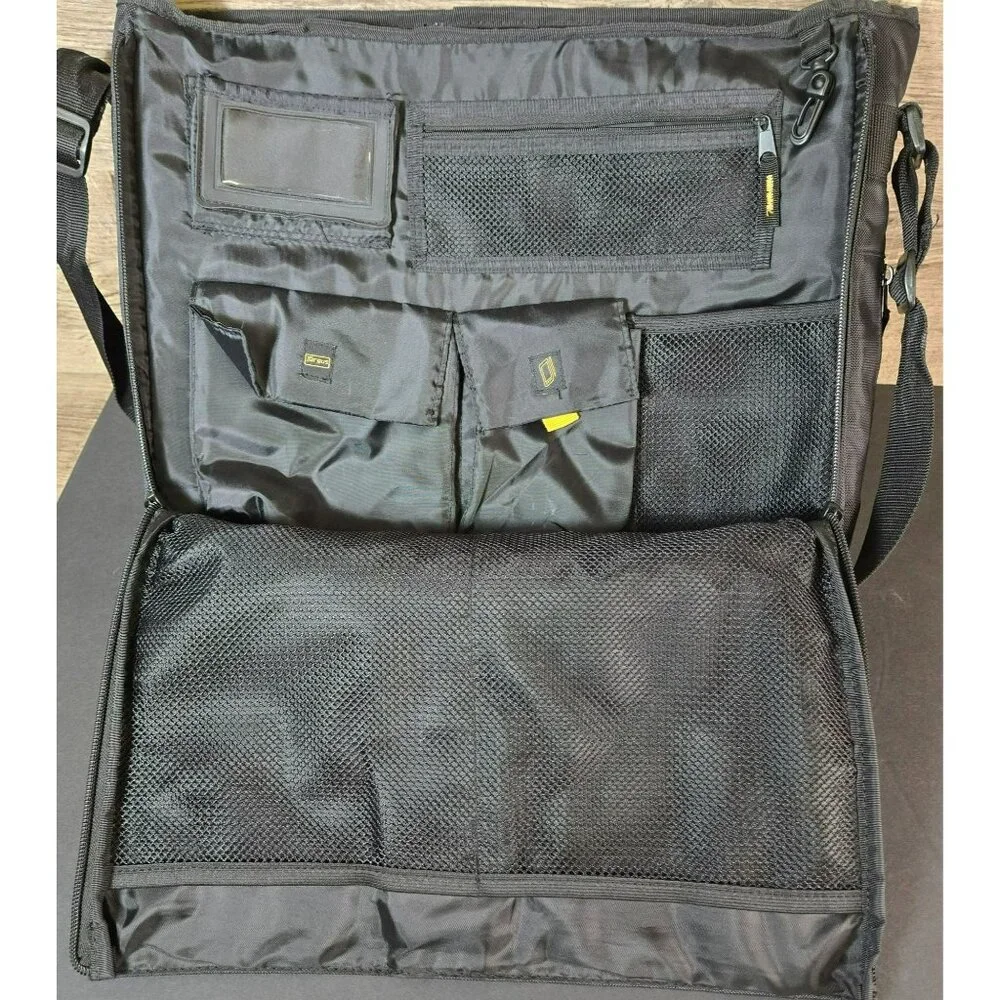 Targus CityGear Messenger Case for 16 Inch Laptop Bag Black Grey Work Travel